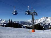 Asitzbahn II - 8pers. Gondola lift (monocable circulating ropeway)