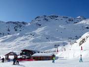 Plan des Mains - 6pers. High speed chairlift (detachable)