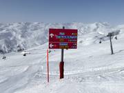Slope signage in the ski resort