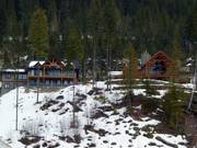 Private holiday homes along the slopes