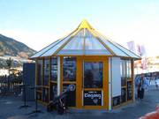 Umbrella bar at the valley station of the Serlesbahnen