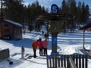 Assistance when getting on the drag lift in Levi