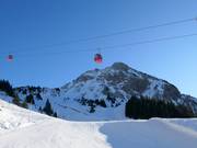 The Füssener Jöchle ski area at the foot of the Läuferspitze