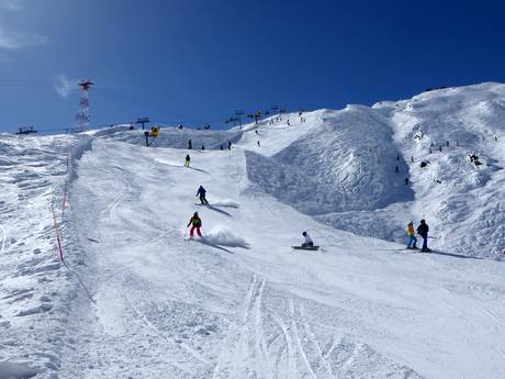 Ski resorts for advanced skiers and freeriding Glockner Group – Advanced skiers, freeriders Kitzsteinhorn/Maiskogel – Kaprun