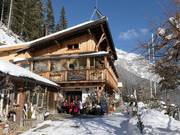 Dachsteinhaus on the ski trail to Ramsau