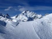 Slopes in Diavolezza with a view of Piz Bernina (4049 m)