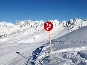 Clear marking of the piste edges