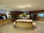 Self-service market restaurant