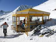 Umbrella bar Dampfkess'l at the Almstüberl restaurant