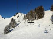 Open ski area with mogul slope (Villars)