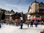 There are many hotels located directly on the slopes.