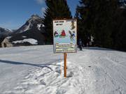 Pistenregelweg (run themed around the rules of the slopes)