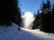 Snowmaking on the valley run