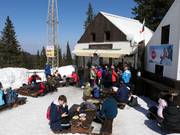 Mountain hut tip Stenata Tea House