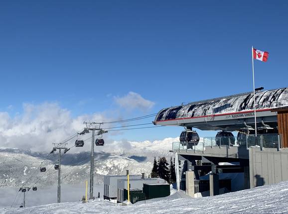 Blackcomb Gondola Upper - 10pers. Gondola lift (monocable circulating ropeway)