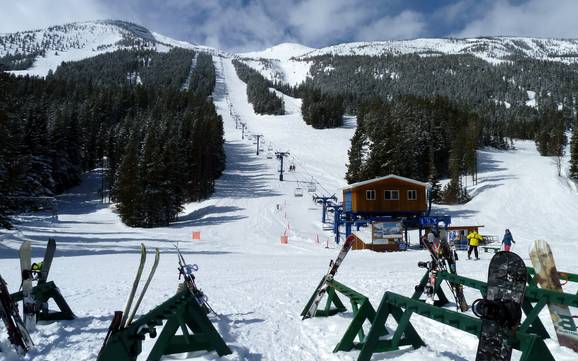 Highest base station in the Clark Range – ski resort Castle Mountain