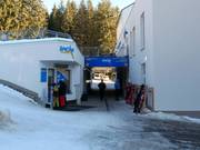 Valley station: ticket office, restrooms, ski rental, and ski school