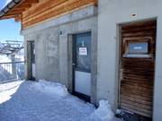 Well-maintained sanitary facilities at the Gandegg station