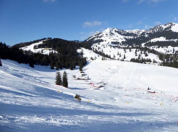 View from the Waldkopf to the Unteres Sudelfeld and snowpark