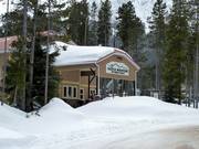 Castle Mountain Ski Lodge and Hostel