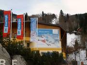 Alpendorf Gondelbahn - 6pers. Gondola lift (monocable circulating ropeway)