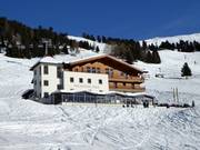 Hochzeiger Haus in the middle of the ski area