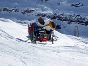 High-performance snow cannons