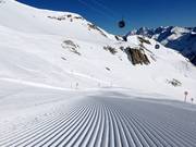 Perfectly groomed slopes at the Weißseejochbahn