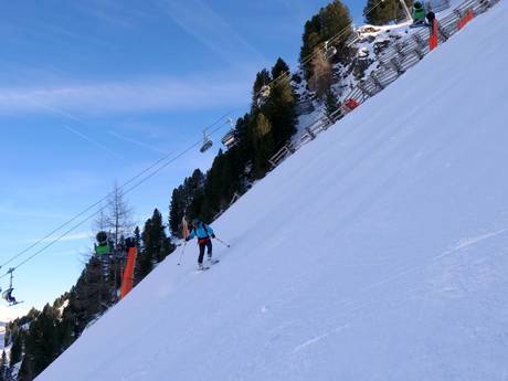 Ski resorts for advanced skiers and freeriding Ski- & Glacier World Zillertal 3000 (Ski- & Gletscherwelt Zillertal 3000) – Advanced skiers, freeriders Mayrhofen – Penken/Ahorn/Rastkogel/Eggalm