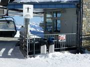 Waste bins can be found at numerous stations.
