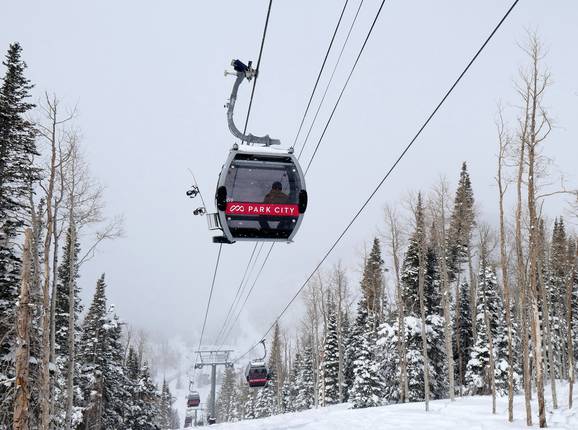 Quicksilver Gondola (Park City-Canyons) - 8pers. Gondola lift (monocable circulating ropeway)