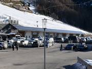 Photovoltaic system for feeding electricity into the grid