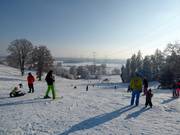 The ski slope is ideal for beginners and children.