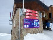 Slope signage in the Sierra Nevada ski resort