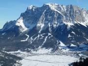 View of the entire ski area below the Zugspitze