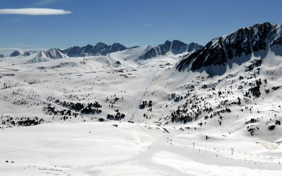 Highest ski resort in the Eastern Pyrenees – ski resort Grandvalira – Pas de la Casa/Grau Roig/Soldeu/El Tarter/Canillo/Encamp