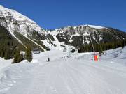 Wide easy slope at the lower Thaneller