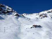 Endless freeride terrain in Orelle