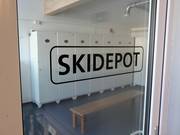 Well-maintained ski depot valley station Ossi-Reichert-Bahn