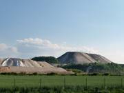 You can see the quartz sand mountain from far away.