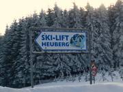 Signpost to the Heuberg ski lift