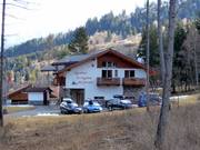 Accommodation at the edge of the valley run