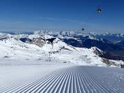Beautiful slopes with panoramic views at the Gletscherjet 4