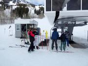 Staff is present at all chairlifts.