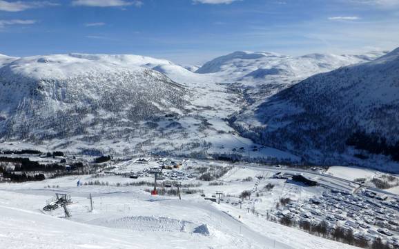Skiing in Myrkdalen