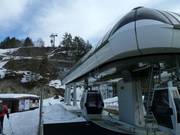 Cesana-Ski Lodge - 8pers. Gondola lift (monocable circulating ropeway)