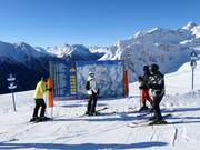 Information board on the piste