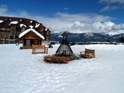 Fire pit with benches