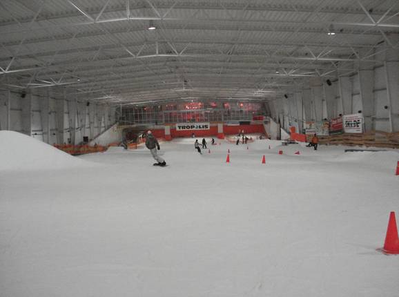 The easy slope in the ski hall