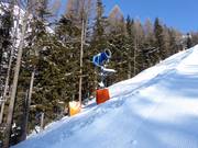 High-performance snow cannon on the valley run